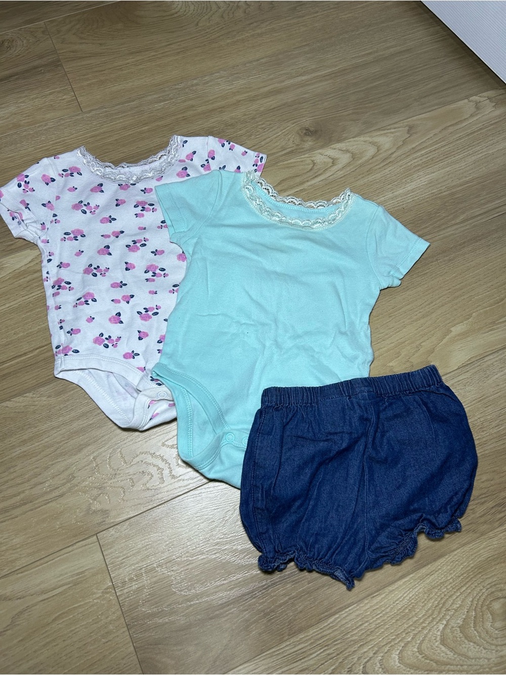 Joe Fresh Mint & Pink Floral Short-Sleeve Bodysuits with Navy Denim Bloomers